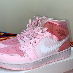 Women’s air Jordan 1 MID digital pink